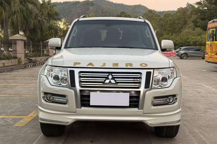 Used Mitsubishi Pajero 2019 3.0L Automatic Standard Edition
