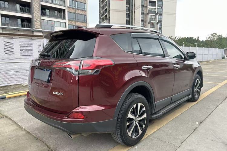 Used Toyota RAV4 2016 2.0L CVT Two-Wheel Drive Fashion Edition China V Standard Exterior 6
