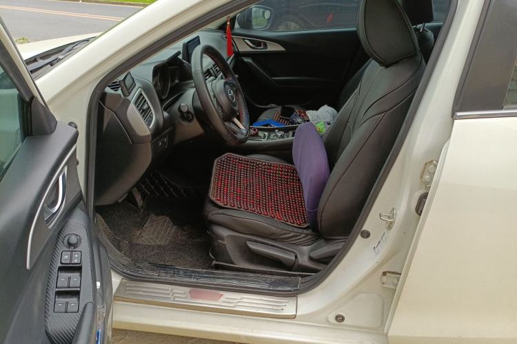 Used Mazda 3 Axela 2017 Sedan 1.5L Automatic Luxury Model China VI Standard Left Front Seat