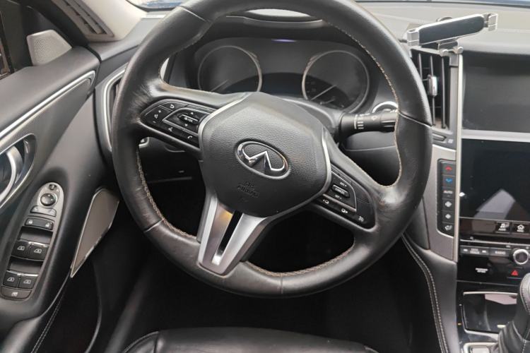Used Infiniti Q50L 2018 2.0T Enjoyment Version China VI Standard
