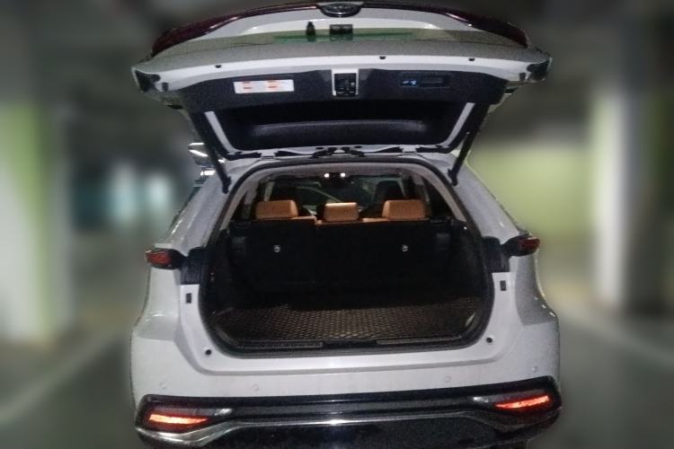 Used Toyota Venza 2022 2.0L CVT Two-Wheel Drive Prestige Edition Trunk