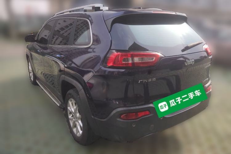 Used Jeep Cherokee 2016 2.0L Superior Edition
