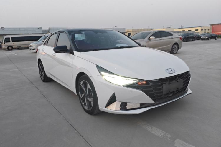 Used Hyundai Elantra 2022 1.5L CVT LUX Prestige Edition
