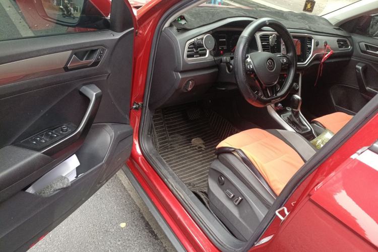 Used Volkswagen T-ROC 2021 280TSI DSG Two-Wheel Drive Elite Connect Edition