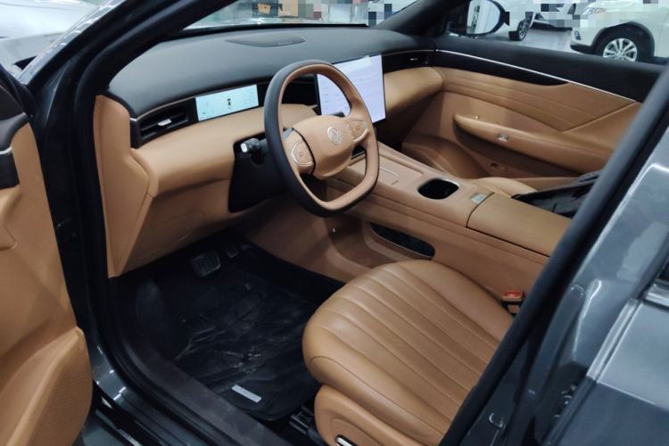 Used Dongfeng Aeolus L8 2025 Model 185KM Dream Edition
