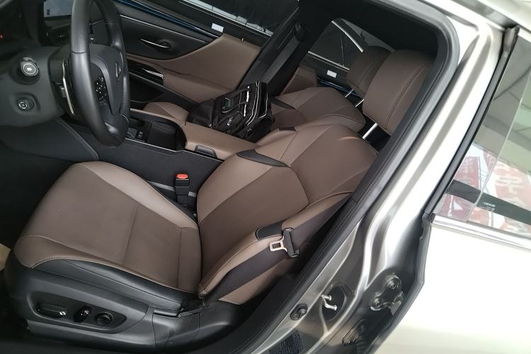 Used Lexus ES 2022 300h Excellence Edition