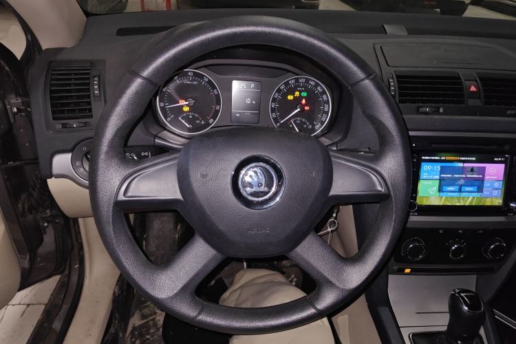 Used Skoda Octavia 2015 Classic Model 1.6L Automatic Yijie Version
