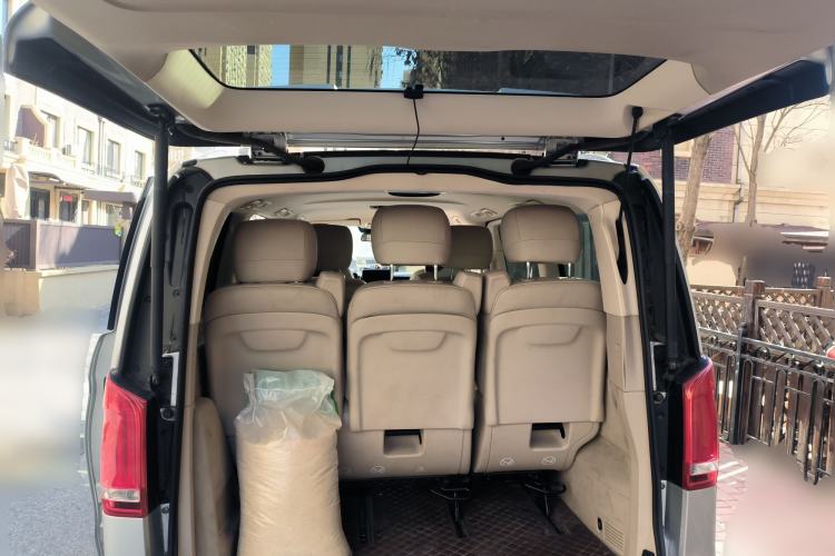 Used Mercedes-Benz V-Class 2016 V 260 Avantgarde Edition
