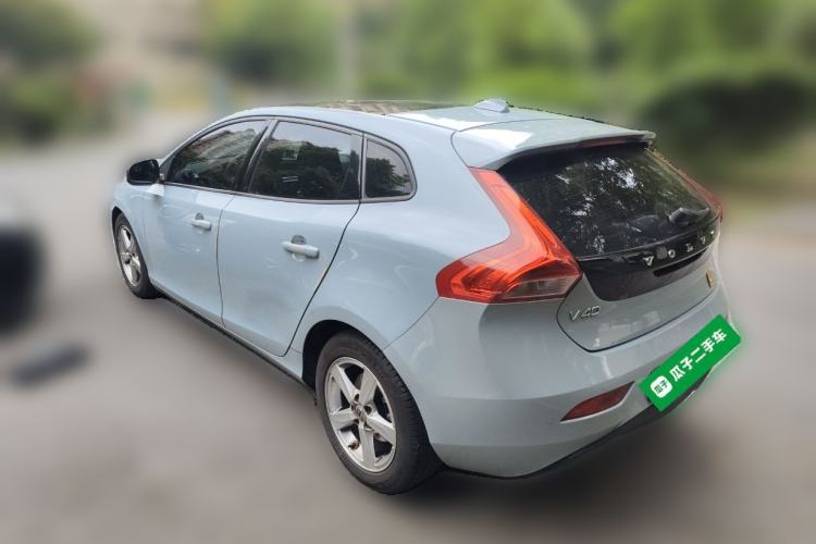 Used Volvo V40 2017 T3 Smart Edition