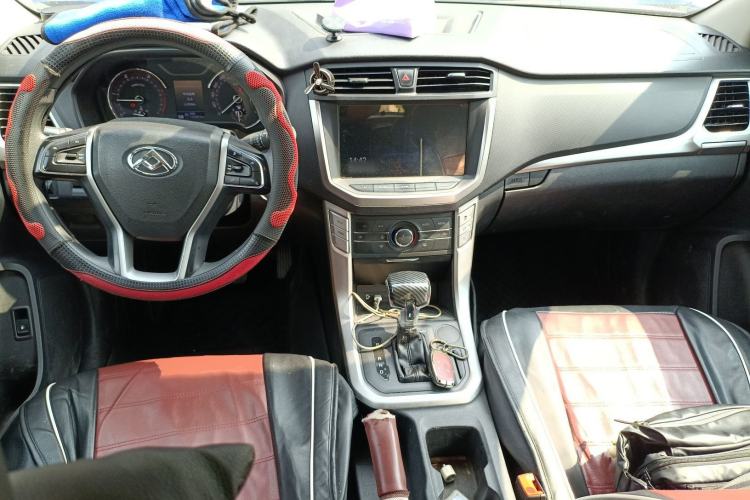 Used SAIC MAXUS T70 2019 2.0T Diesel Automatic 2WD Elite Version with Long Body and High Ground Clearance
