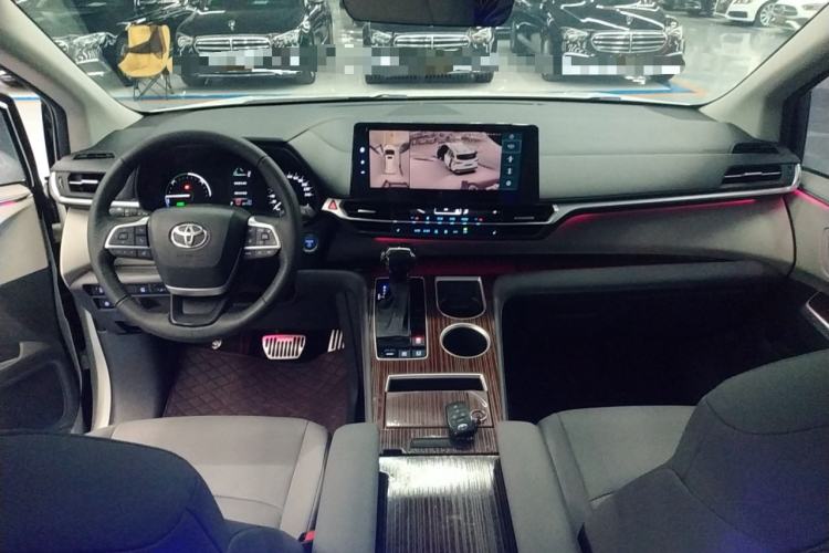 Used Toyota Granvia 2022 2.5L Hybrid Premium Edition Center Console