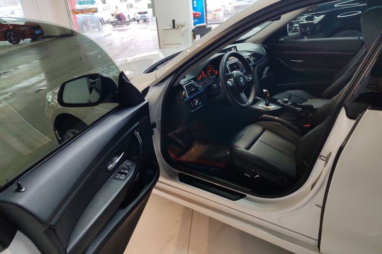 Used BMW 3 Series GT 2018 320i Sport Edition
