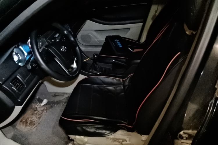 Used BAIC Senova D50 2014 1.5L manual standard version