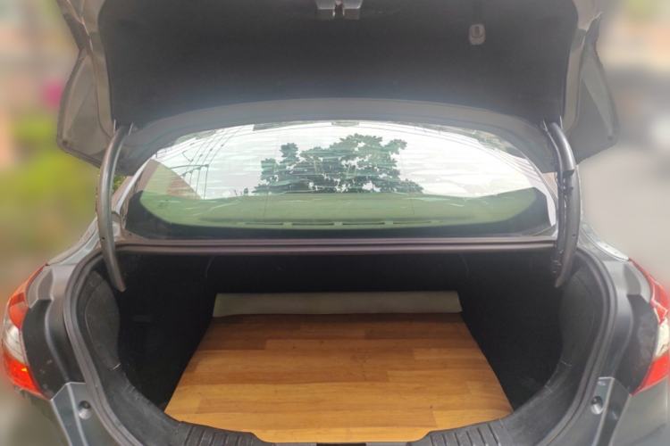 Used Ford Focus 2012 Sedan 1.6L Automatic Fashion Edition Trunk