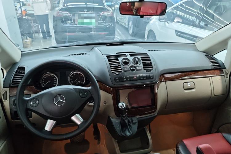 Used Mercedes-Benz Viano  Center Console