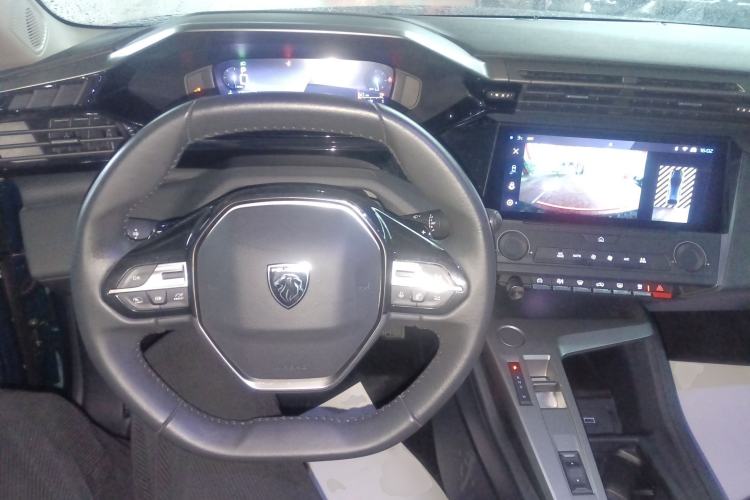 Used Peugeot 408X 2023 Active Version
