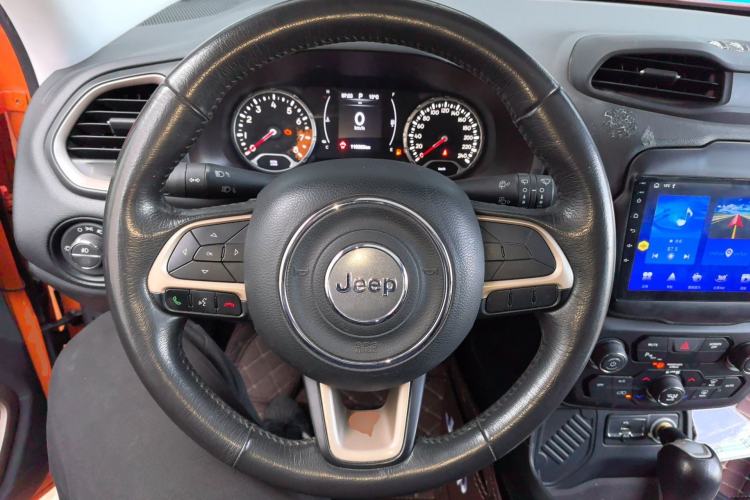 Used Jeep Renegade 2018 Connected Large Screen Version 180TS Automatic High-Energy Edition Steering Wheel