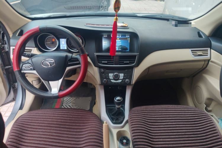 Used Soueast V5 Lingzhi 2012 1.5L Manual Luxury Version Center Console