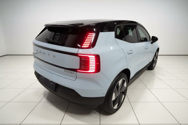 Used Volvo EX30 2025 Rear-Drive Long-Range Version Ultra