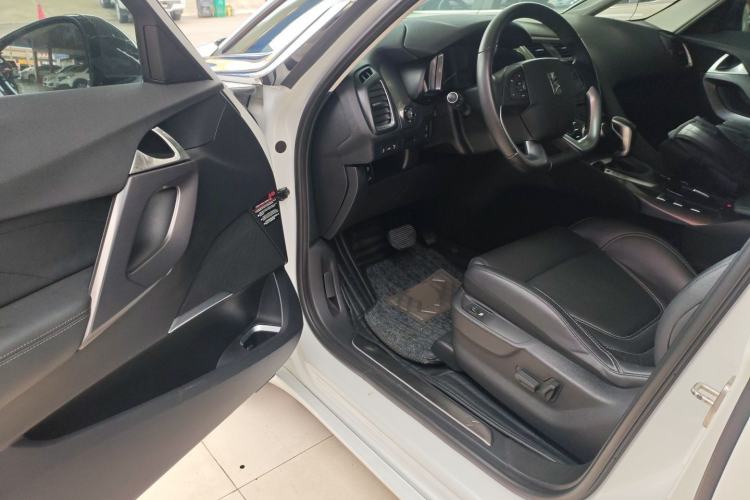 Used DS 5 2015 1.6T Luxury Edition THP160
