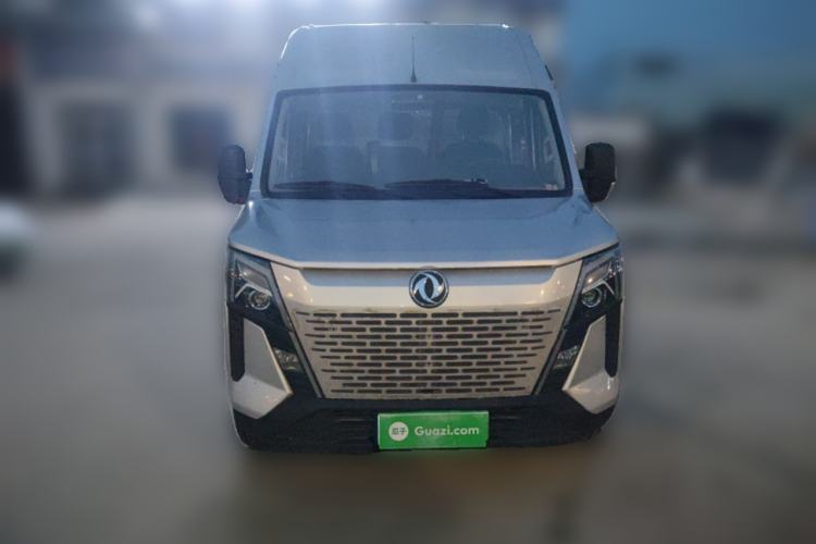 Used Dongfeng Yufeng 2023 V9+ 2.3T Manual Rear-Drive Cargo Van with Dual Rear Tires 3-Seater
