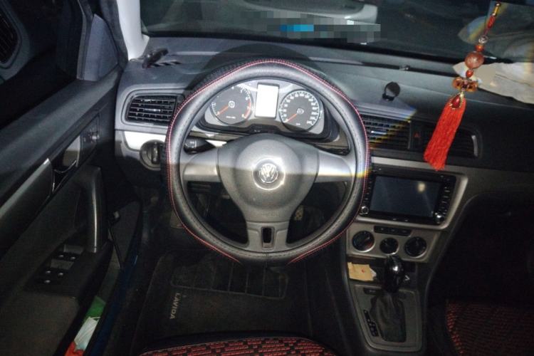 Used Volkswagen Lavida 2013 Revised Classic 1.6L Automatic Fashion Edition Steering Wheel