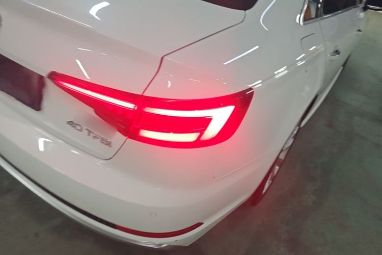 Used Audi A4L 2019 40 TFSI Fashion Edition China VI Emission Standard
