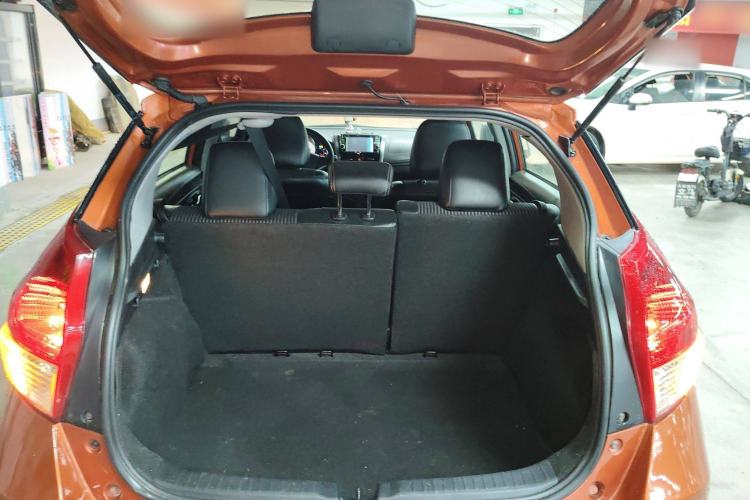 Used Toyota YARiS L Zhi Xuan 2015 1.5G Automatic Orange Limited Edition Trunk