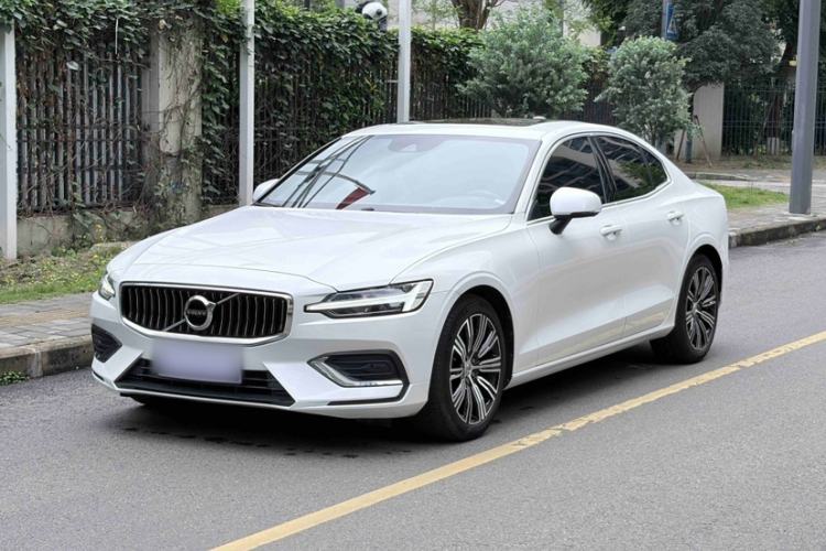 Used Volvo S60 2022 B4 Zhiyuan Luxury Edition