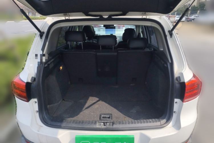 Used Volkswagen Tiguan 2015 1.8TSI Automatic All-Wheel-Drive Luxury Model Trunk