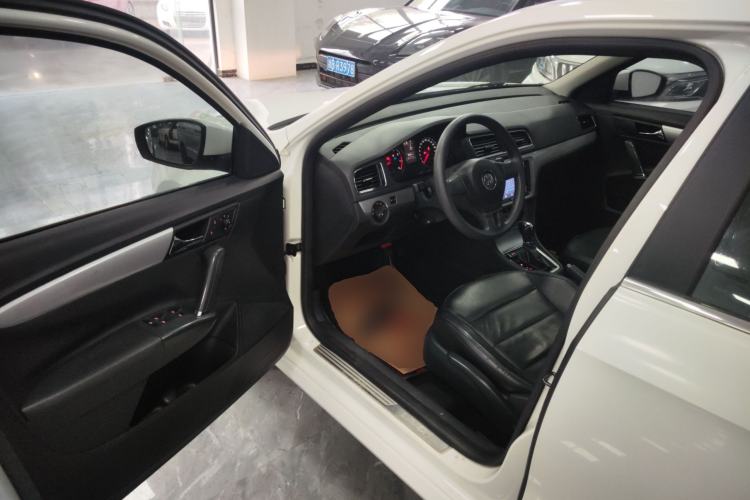 Used Volkswagen Gran Lavida 2013 1.6L Automatic Comfort Model
