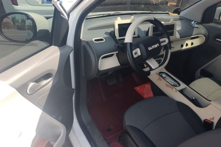 Used CHANGAN NEVO Lumin 2022 155 km – Refreshingly Sweet Edition Driver Seat