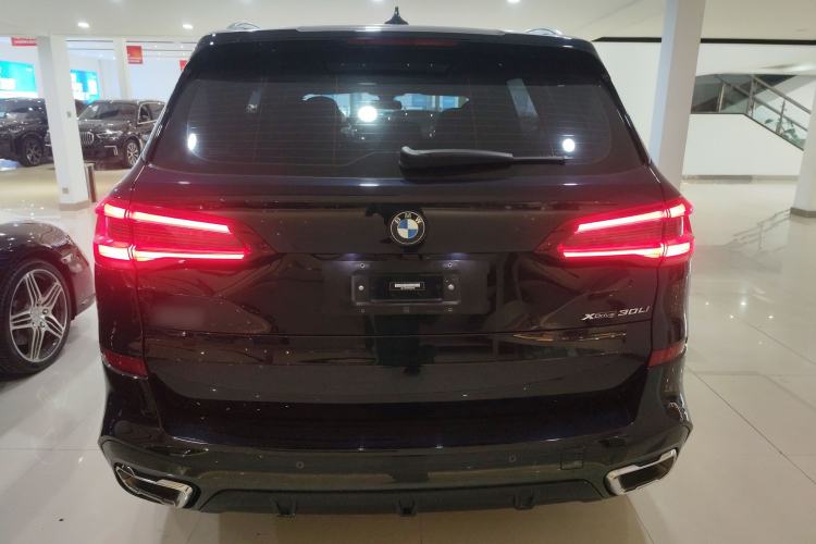 Used BMW X5 2022 Restyled xDrive 30Li Luxury Version M Sport Package
