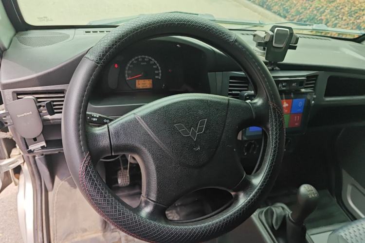 Used Wuling Zhiguang 2020 1.2L Van Utility Model China VI Emission Standard 2 Seats LSI Steering Wheel