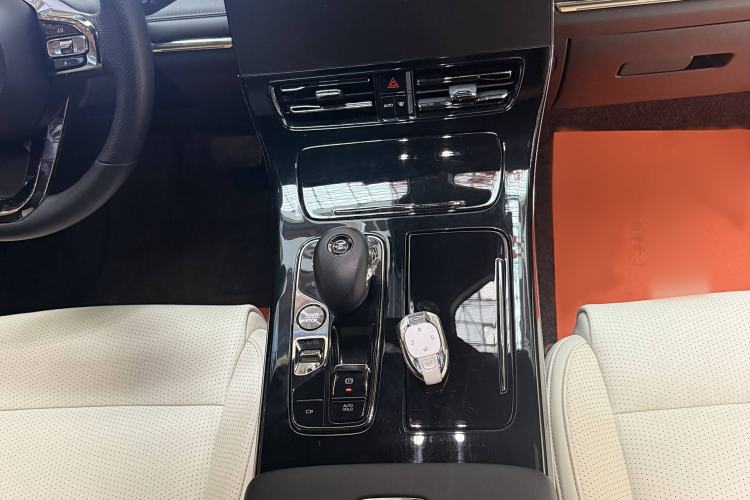 Used GAC Trumpchi M8 2023 Zongshi Series Dual-Motor Flagship Edition