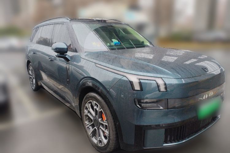 Used Lynk & Co 900 2025 2.0T Ultra Front Right 45 Deg