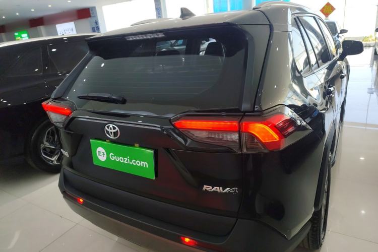 Used Toyota RAV4 2022 2.0L CVT Two-Wheel Drive Fashion Edition Rear