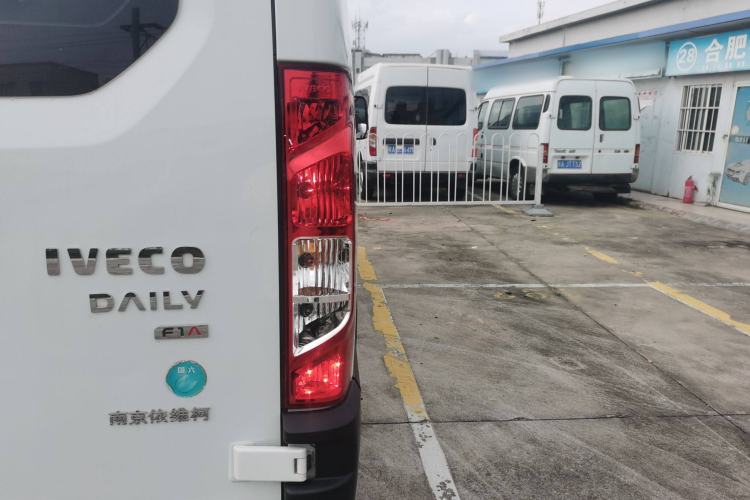 Used Iveco Eurocargo 2021 2.0T Manual Super-Rui Long Wheelbase Short Overhang High Roof Manual Doors F1A
