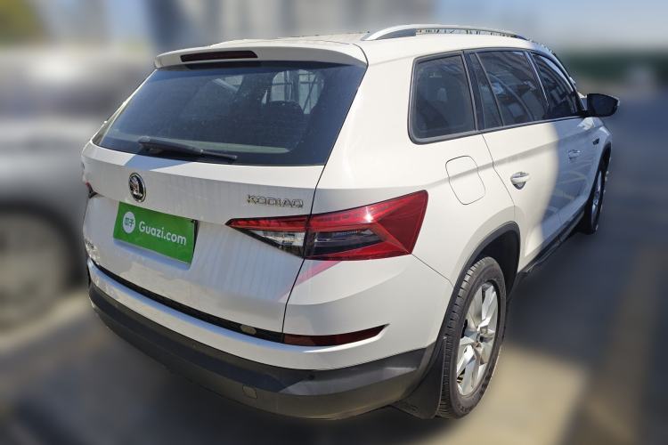 Used Skoda Kodiaq 2018 Facelifted TSI330 5-Seater Two-Wheel-Drive Comfort Edition Rear Right 45 Deg