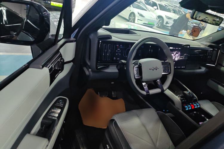 Used Formula Leopard 5 2023 Cloud Ride Flagship Edition Driver Seat