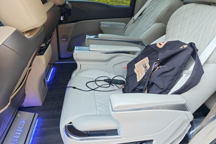 Used Buick GL8 2011 3.0L XT Luxury Business Flagship Edition
