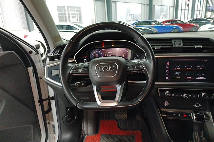 Used Audi Q3 2019 35 TFSI Fashion Dynamic Model
