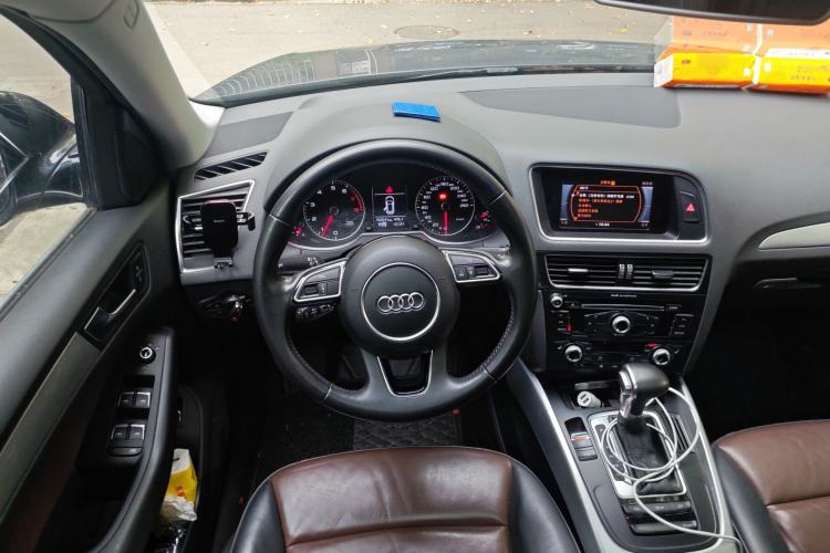 Used Audi Q5 2016 40 TFSI Technology Edition Steering Wheel