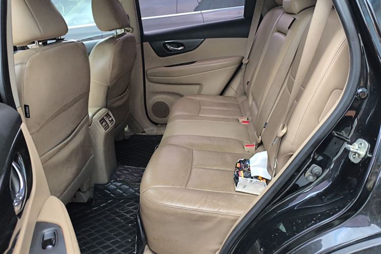 Used Nissan X-Trail 2014 2.5L CVT Leading Edition 4WD
