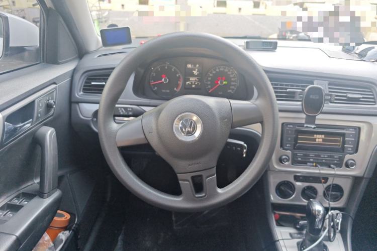 Used Volkswagen Gran Lavida 2013 1.6L Automatic Fashion Model Steering Wheel