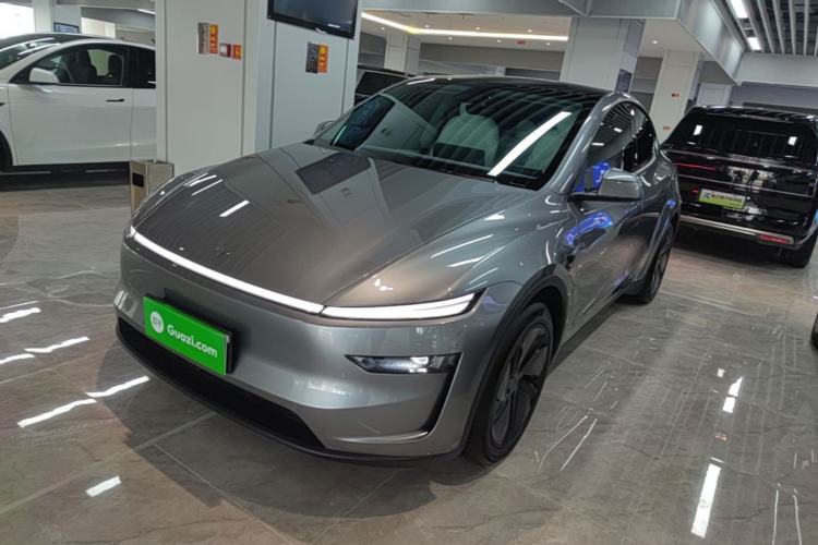 Used Tesla Model Y 2025 Long-Range All-Wheel-Drive Version