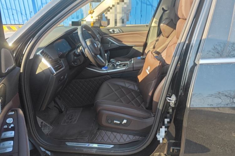 Used BMW X5 2022 xDrive 30Li Luxury M Sport Package
