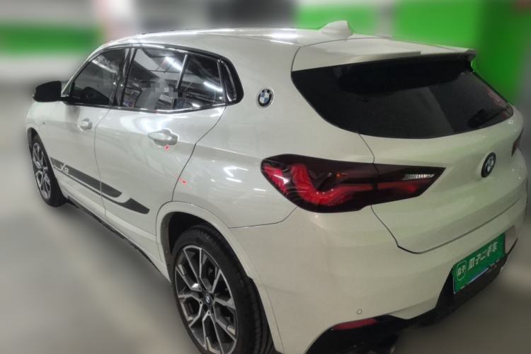 Ojetý BMW X2 2021 Restyled sDrive25i Midnight Edition