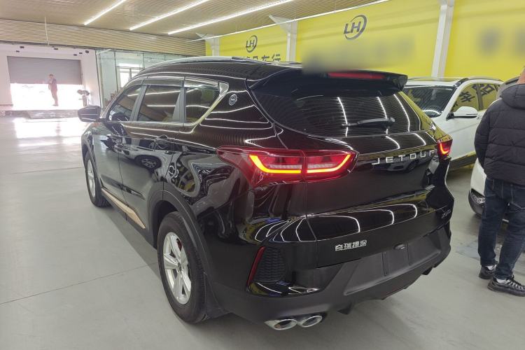 Used JETOUR X70 2025 1.5T Manual Overdrive Version 5 Seats
