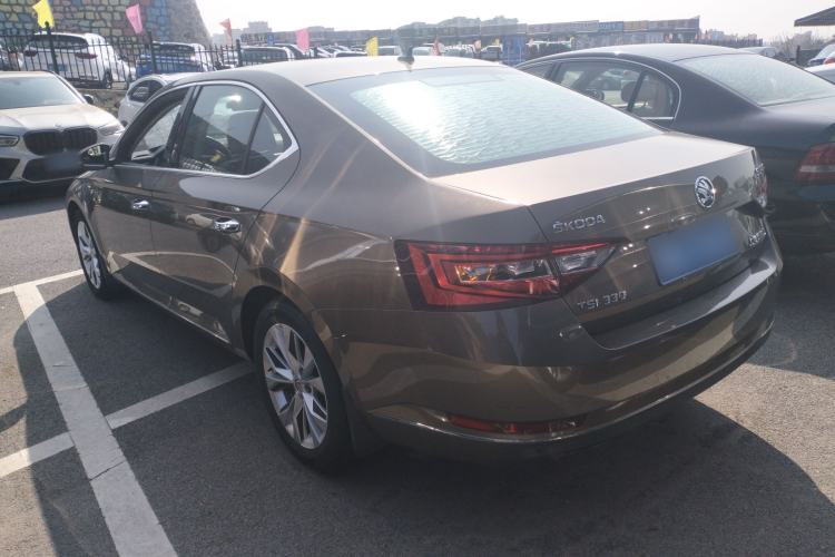 Used Skoda Superb 2016 TSI330 DSG Innovation Edition Exterior 2